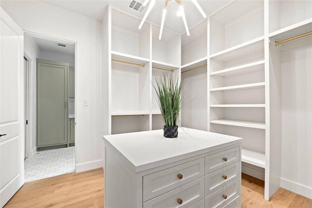 8730 Rexford Drive, Dallas, TX 75209 8730 Rexford Drive, Dallas, TX 75209