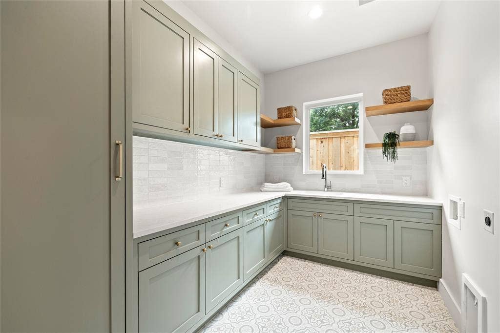 8730 Rexford Drive, Dallas, TX 75209 8730 Rexford Drive, Dallas, TX 75209