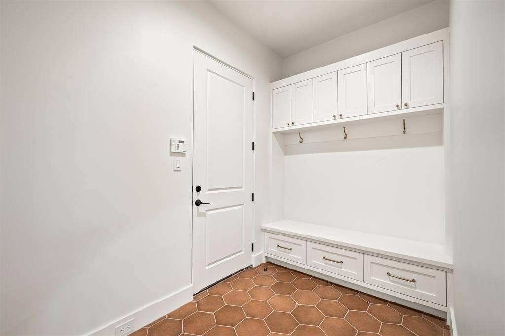 8730 Rexford Drive, Dallas, TX 75209 8730 Rexford Drive, Dallas, TX 75209