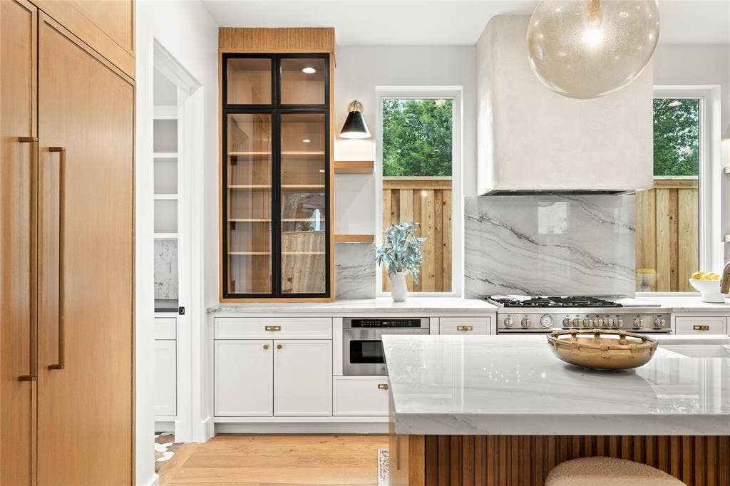 8730 Rexford Drive, Dallas, TX 75209 8730 Rexford Drive, Dallas, TX 75209