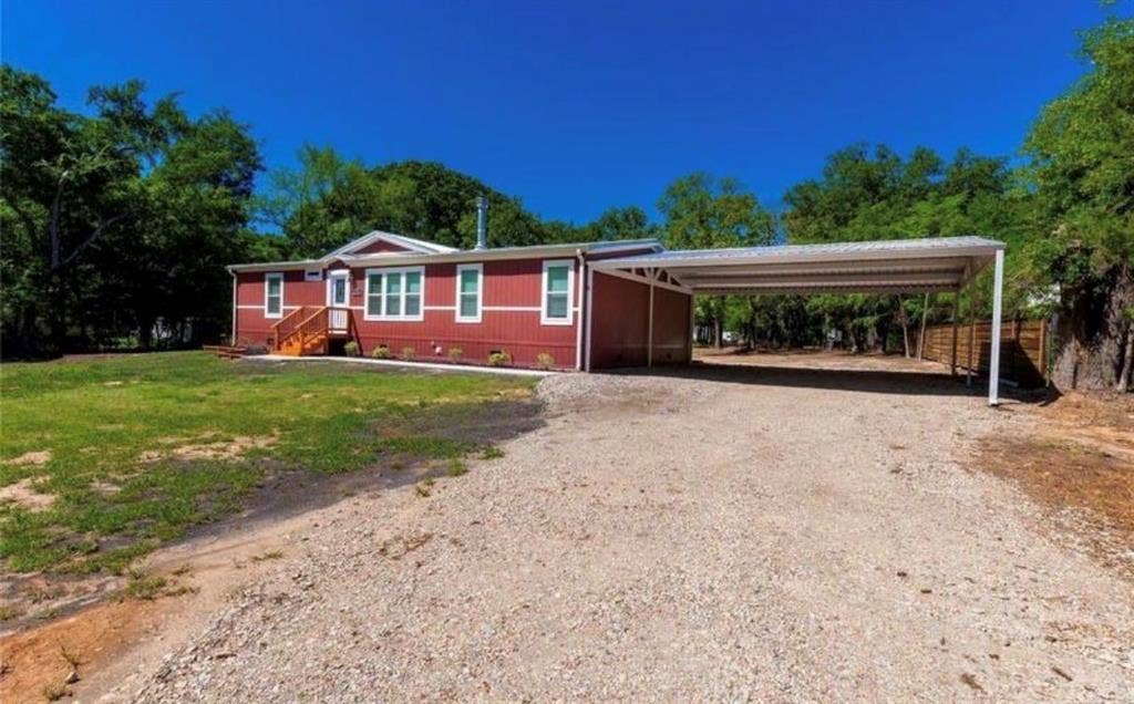 210 Grubbs Lane, Gun Barrel City, TX 75156