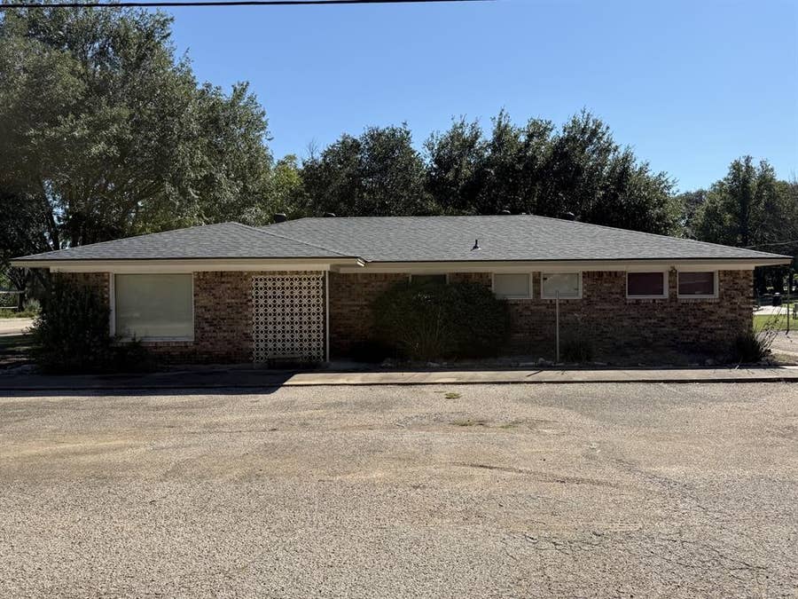 Property photo for 401 5th Street, Valley Mills, TX