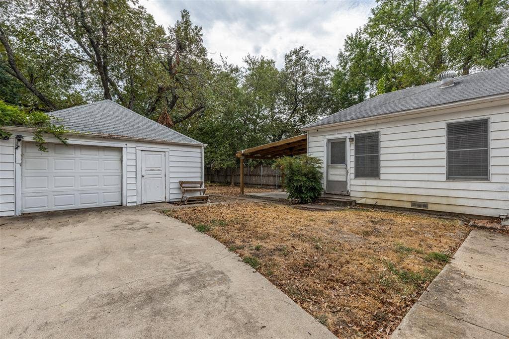 8714 Forest Hills Boulevard, Dallas, TX 75218 8714 Forest Hills Boulevard, Dallas, TX 75218