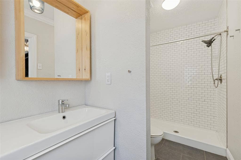 8714 Forest Hills Boulevard, Dallas, TX 75218 8714 Forest Hills Boulevard, Dallas, TX 75218