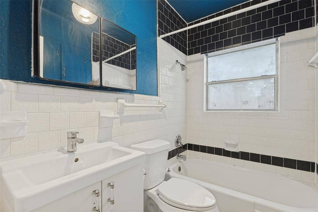 8714 Forest Hills Boulevard, Dallas, TX 75218 8714 Forest Hills Boulevard, Dallas, TX 75218
