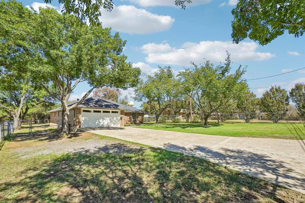 5885 Mitchell Saxon Road, Fort Worth, TX 76140 5885 Mitchell Saxon Road, Fort Worth, TX 76140