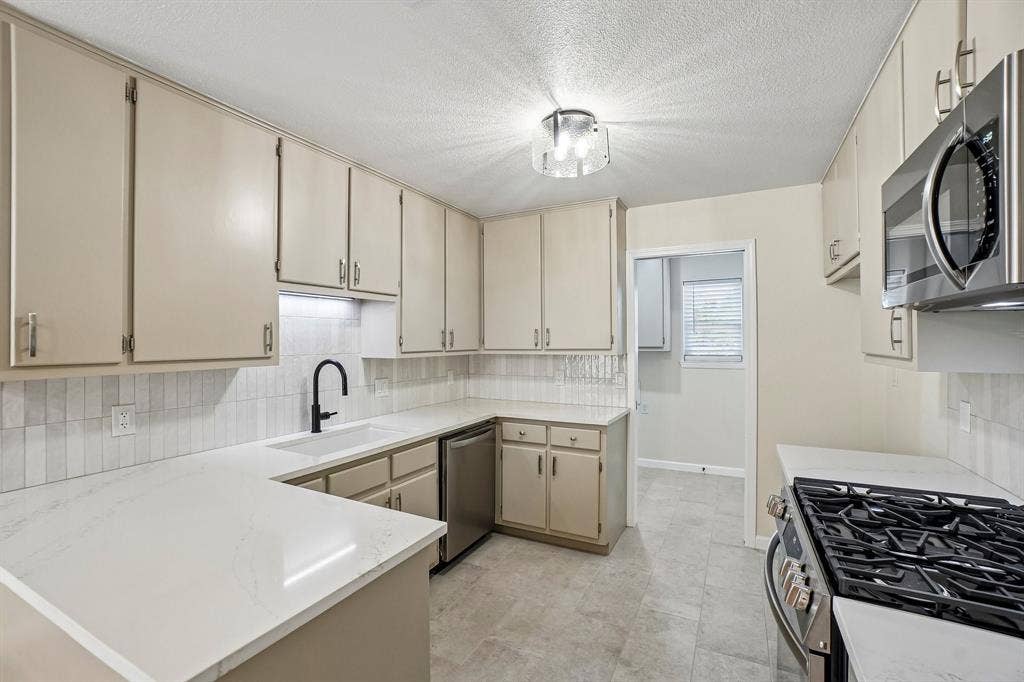 5885 Mitchell Saxon Road, Fort Worth, TX 76140 5885 Mitchell Saxon Road, Fort Worth, TX 76140