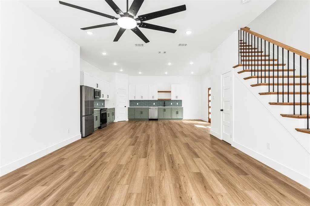 300 Henry Street, Waxahachie, TX 75165 300 Henry Street, Waxahachie, TX 75165