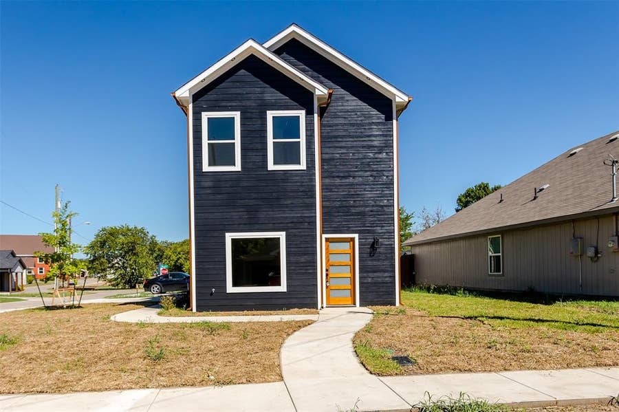 Property photo for 300 Henry Street, Waxahachie, TX