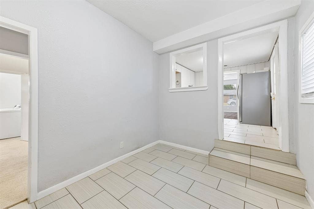 200 N Roe Street, White Settlement, TX 76108