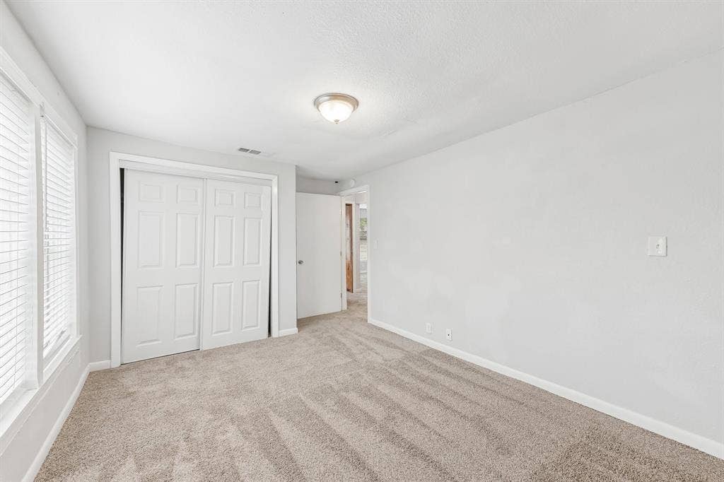 200 N Roe Street, White Settlement, TX 76108
