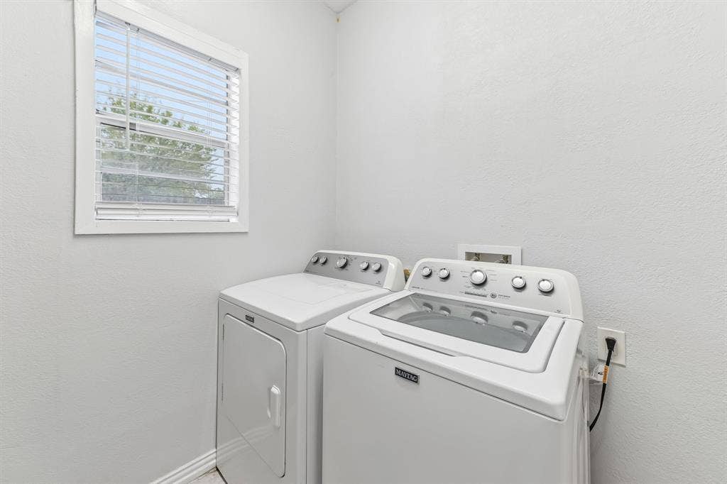 200 N Roe Street, White Settlement, TX 76108