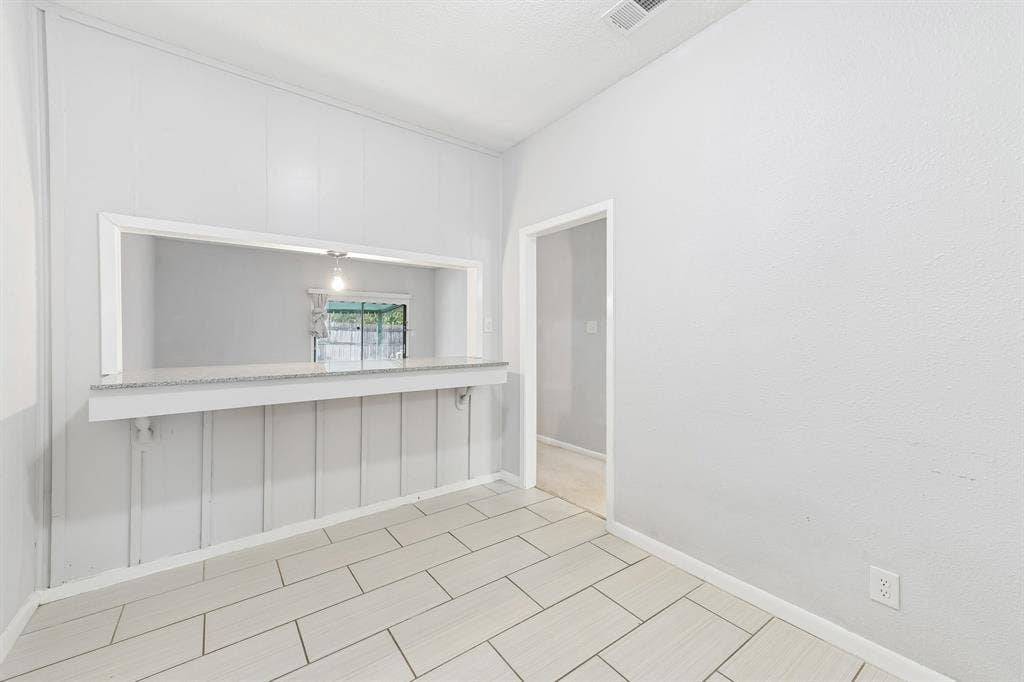 200 N Roe Street, White Settlement, TX 76108