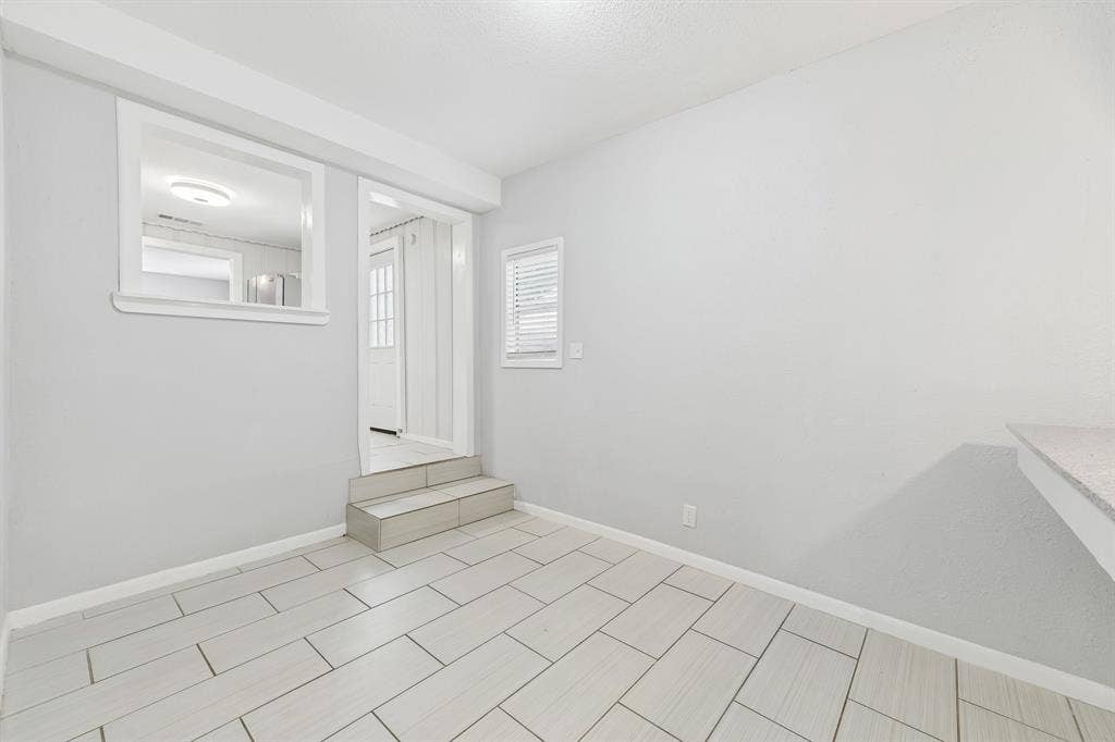 200 N Roe Street, White Settlement, TX 76108