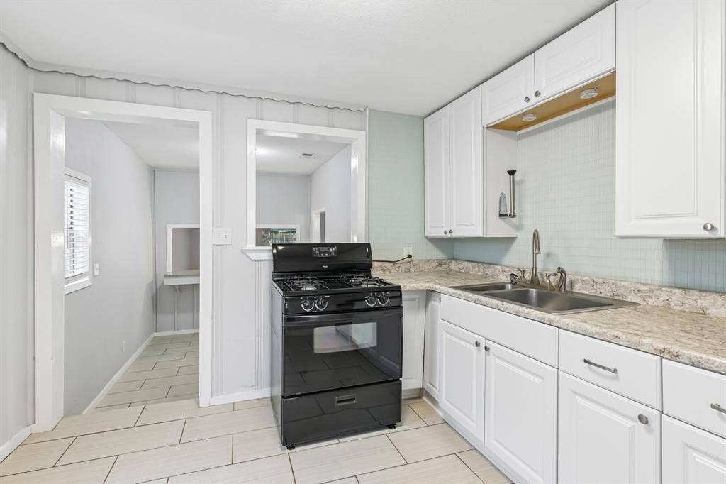 200 N Roe Street, White Settlement, TX 76108