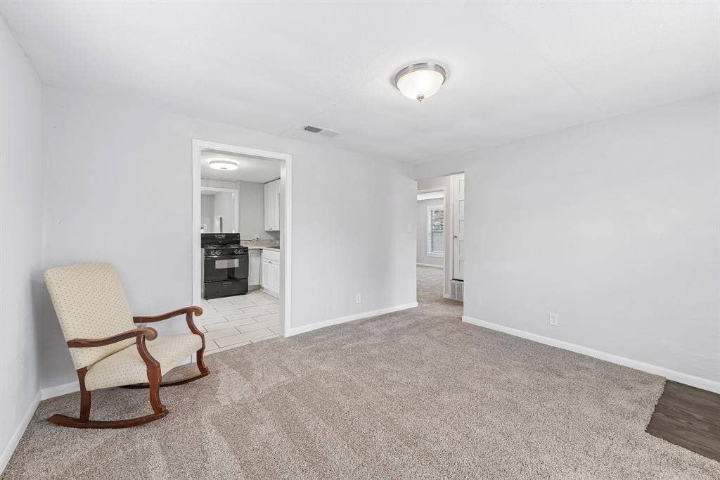 200 N Roe Street, White Settlement, TX 76108