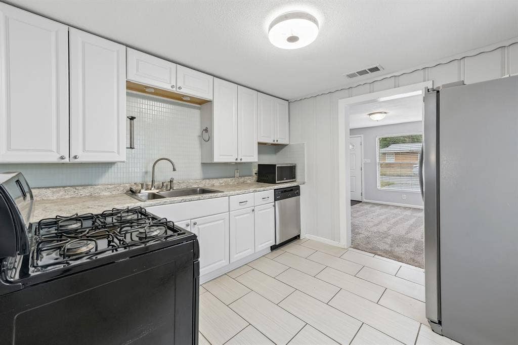 200 N Roe Street, White Settlement, TX 76108