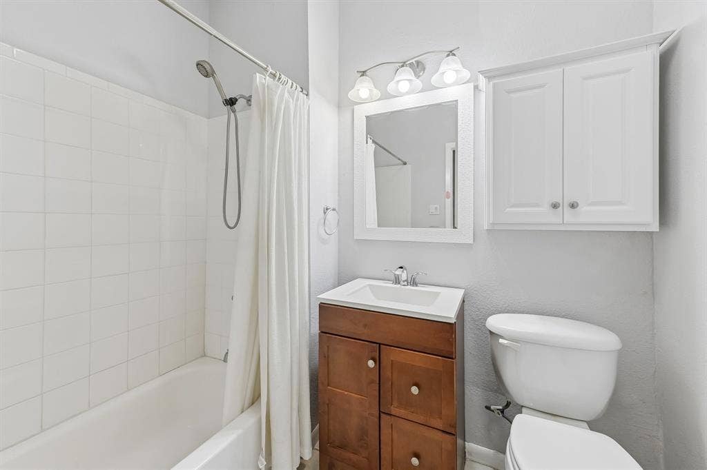 200 N Roe Street, White Settlement, TX 76108