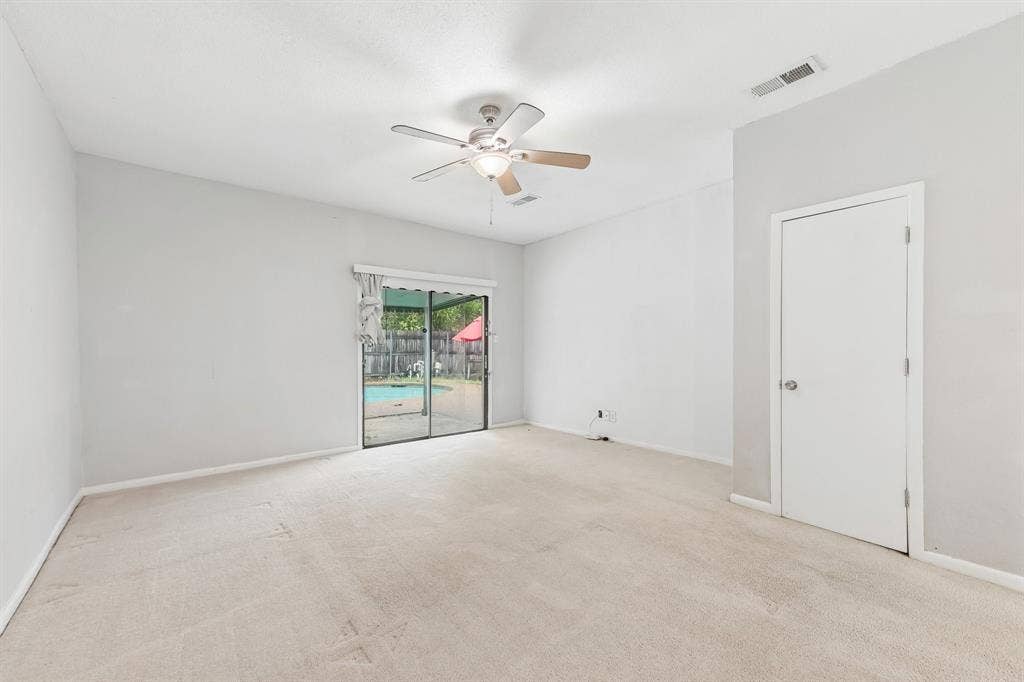 200 N Roe Street, White Settlement, TX 76108
