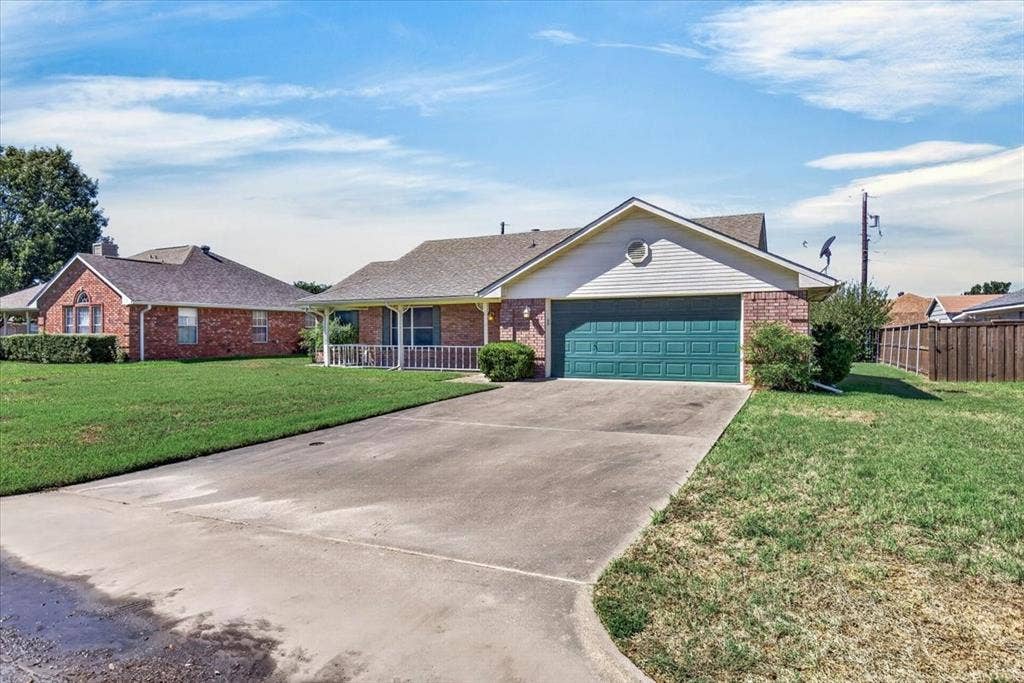 1204 S Bettie Street, Mabank, TX 75147 1204 S Bettie Street, Mabank, TX 75147