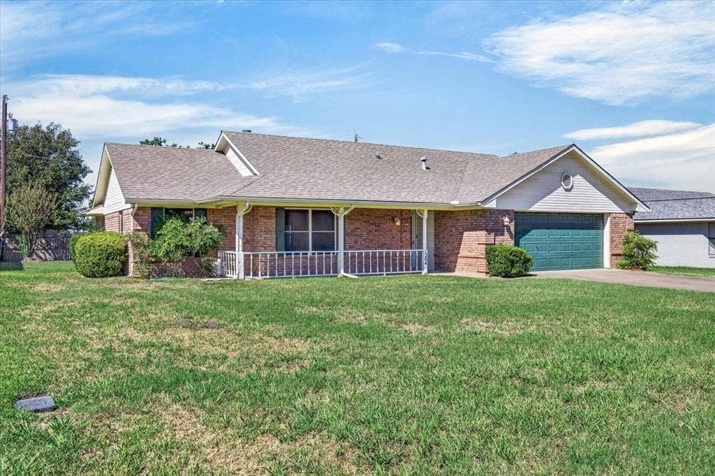 1204 S Bettie Street, Mabank, TX 75147 1204 S Bettie Street, Mabank, TX 75147