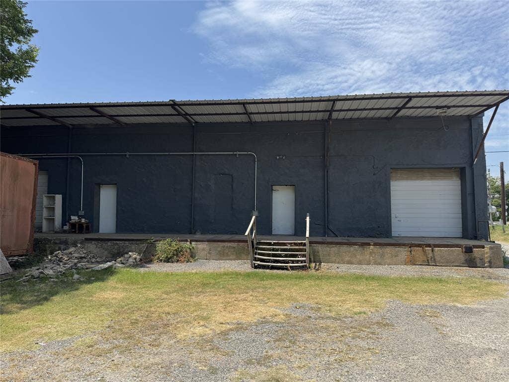 602 S Armstrong Avenue, Denison, TX 75020