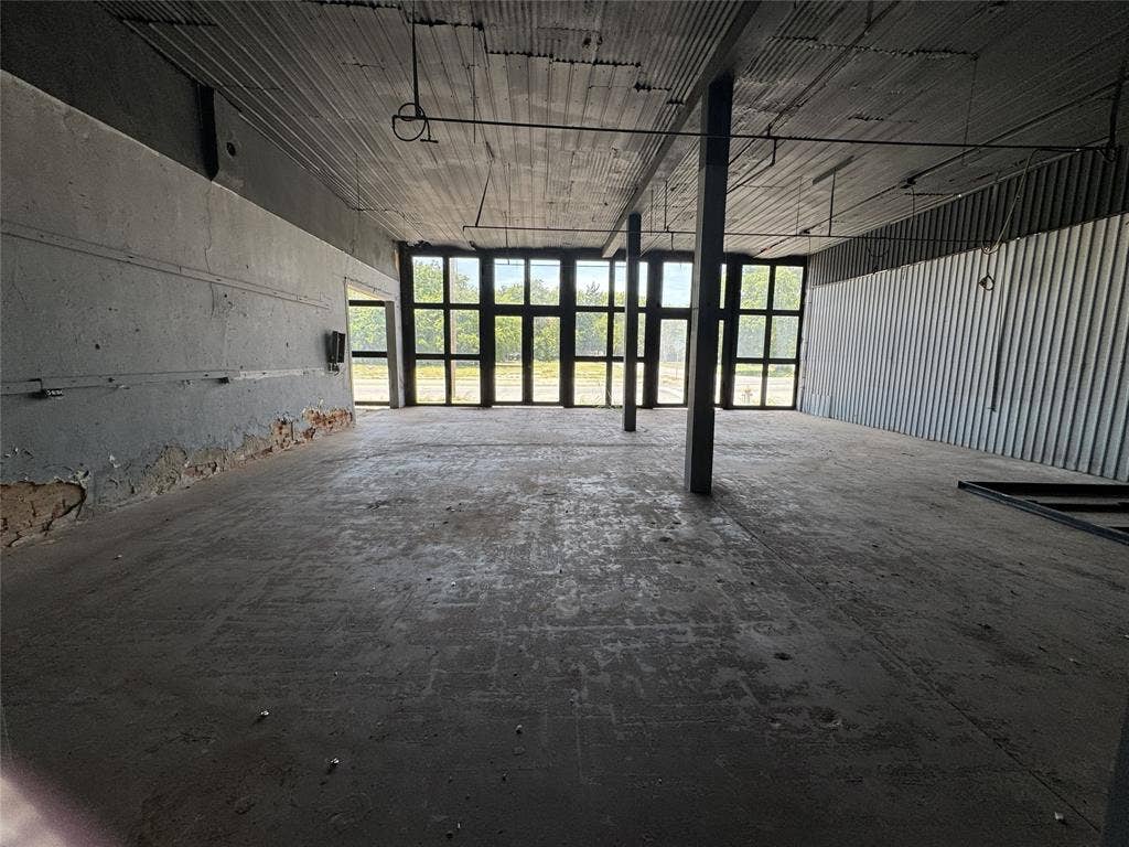 602 S Armstrong Avenue, Denison, TX 75020