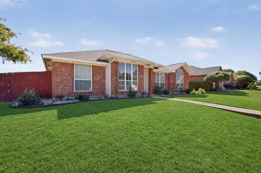 2318 Bent Bow Drive, Garland, TX 75044