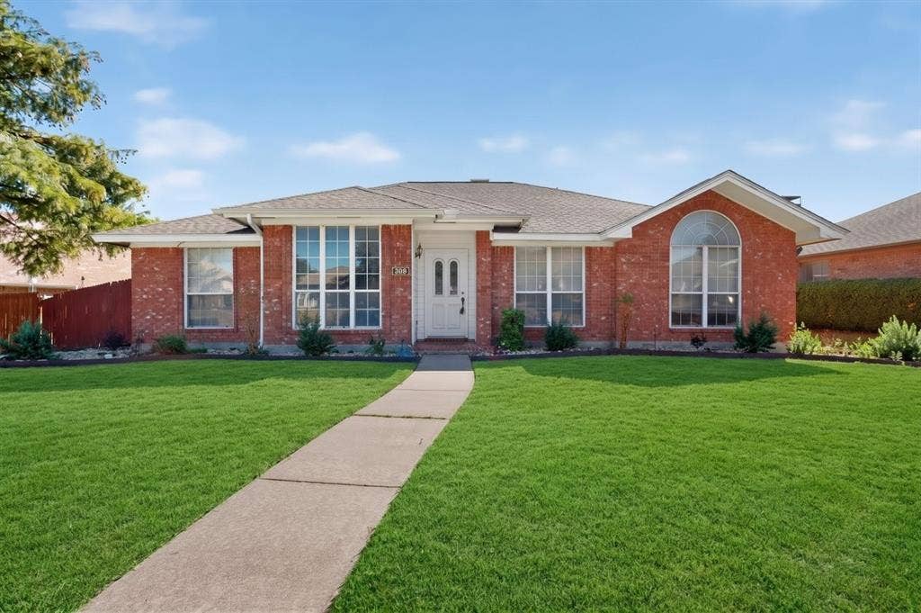 2318 Bent Bow Drive, Garland, TX 75044