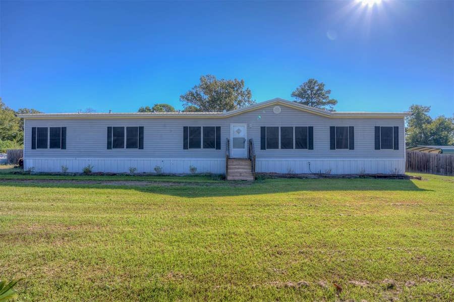 Property photo for 196 Black Oak Drive, Stonewall, LA