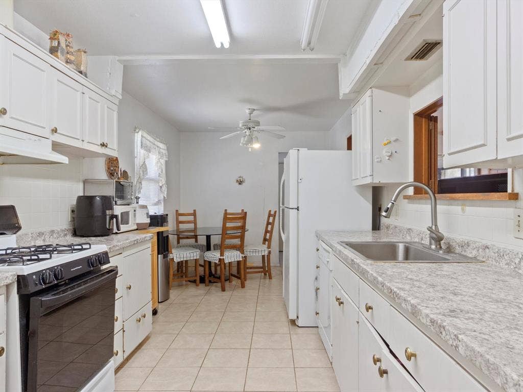 12341 Cedar Bend Drive, Dallas, TX 75244 12341 Cedar Bend Drive, Dallas, TX 75244