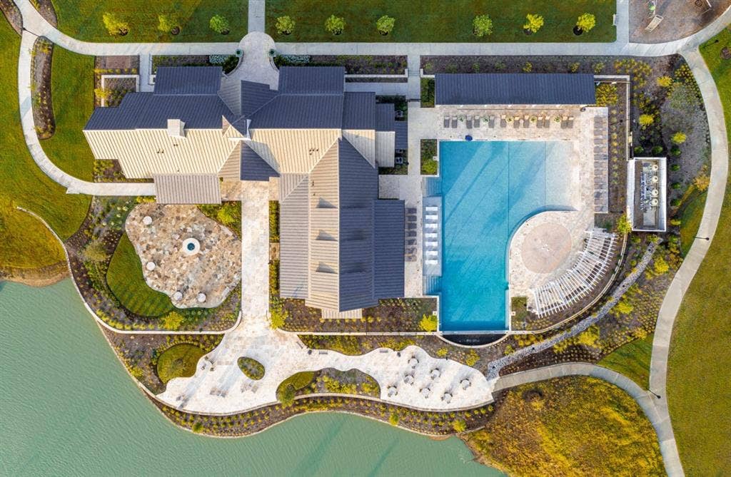 1805 Pelham Drive, Aubrey, TX 76227