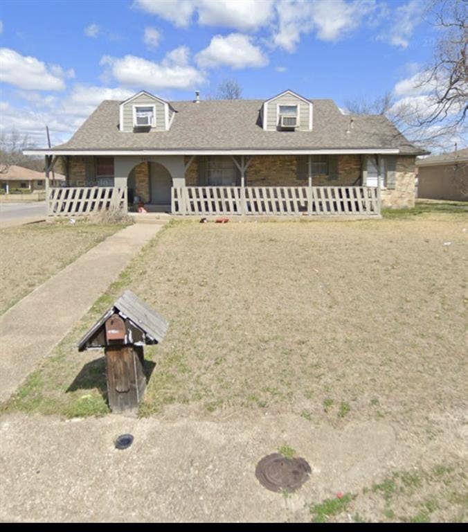 Property photo for 9405 Glengreen Drive, Dallas, TX
