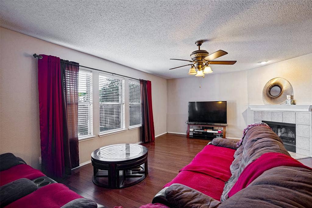 2428 Becard Drive, Mesquite, TX 75181 2428 Becard Drive, Mesquite, TX 75181