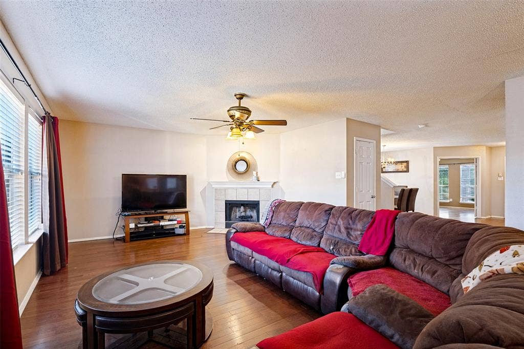 2428 Becard Drive, Mesquite, TX 75181 2428 Becard Drive, Mesquite, TX 75181