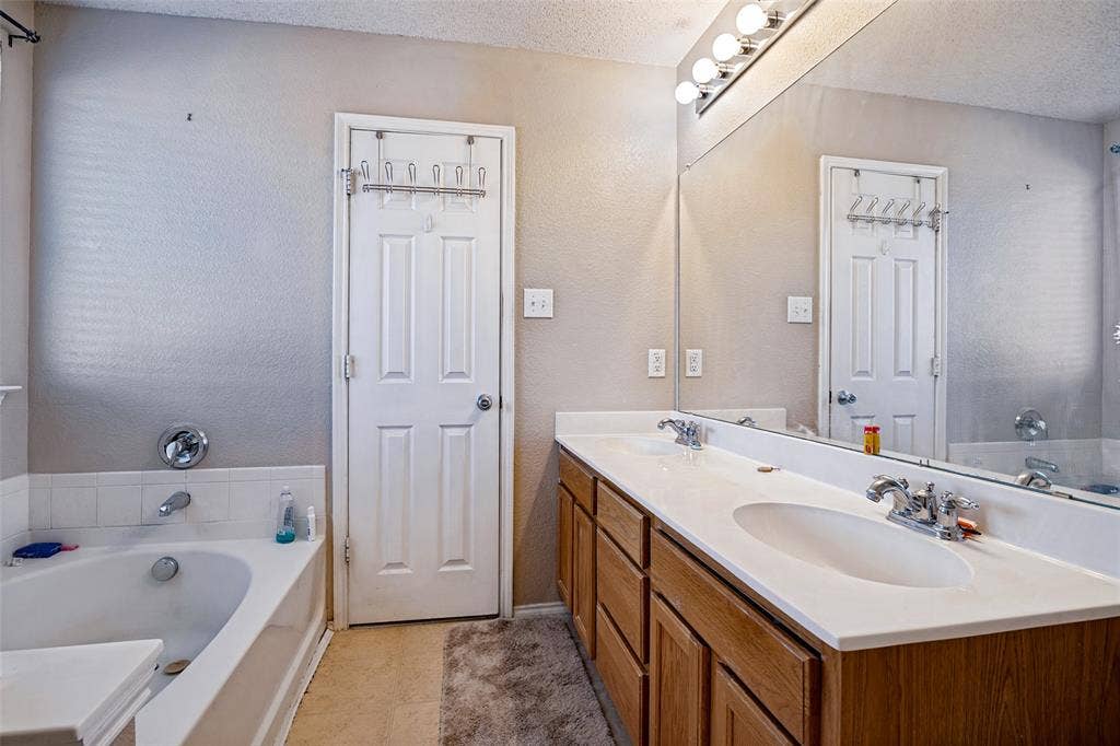 2428 Becard Drive, Mesquite, TX 75181 2428 Becard Drive, Mesquite, TX 75181