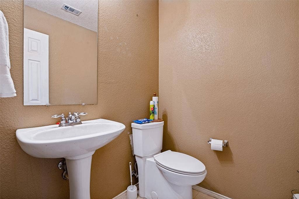 2428 Becard Drive, Mesquite, TX 75181 2428 Becard Drive, Mesquite, TX 75181