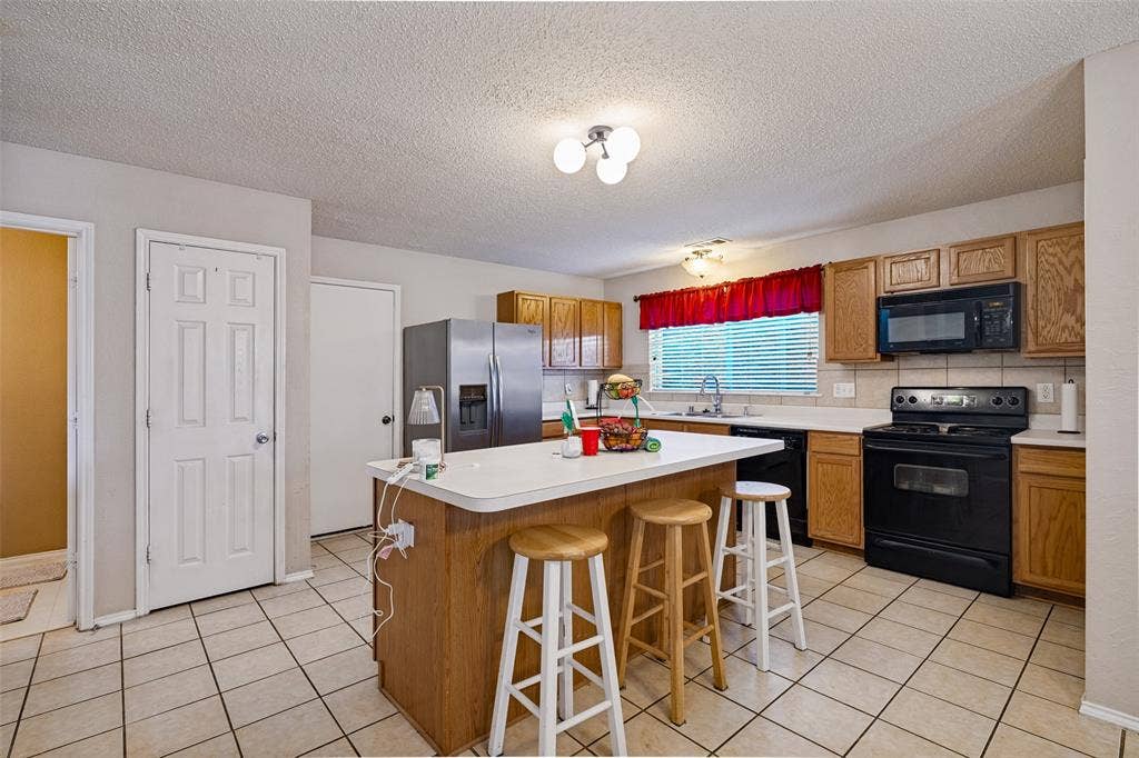 2428 Becard Drive, Mesquite, TX 75181 2428 Becard Drive, Mesquite, TX 75181