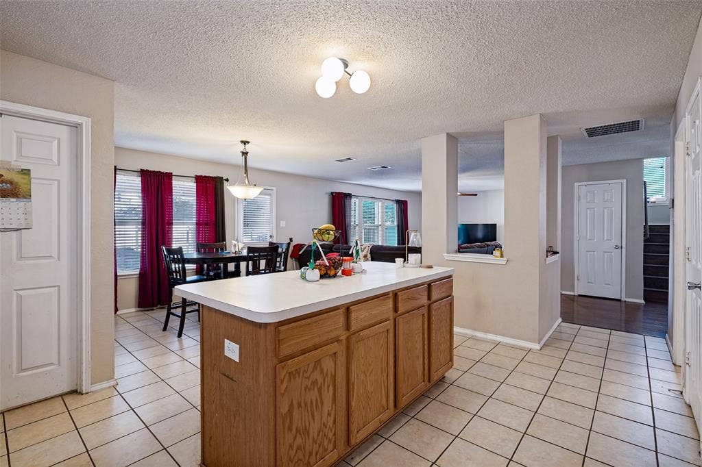2428 Becard Drive, Mesquite, TX 75181 2428 Becard Drive, Mesquite, TX 75181