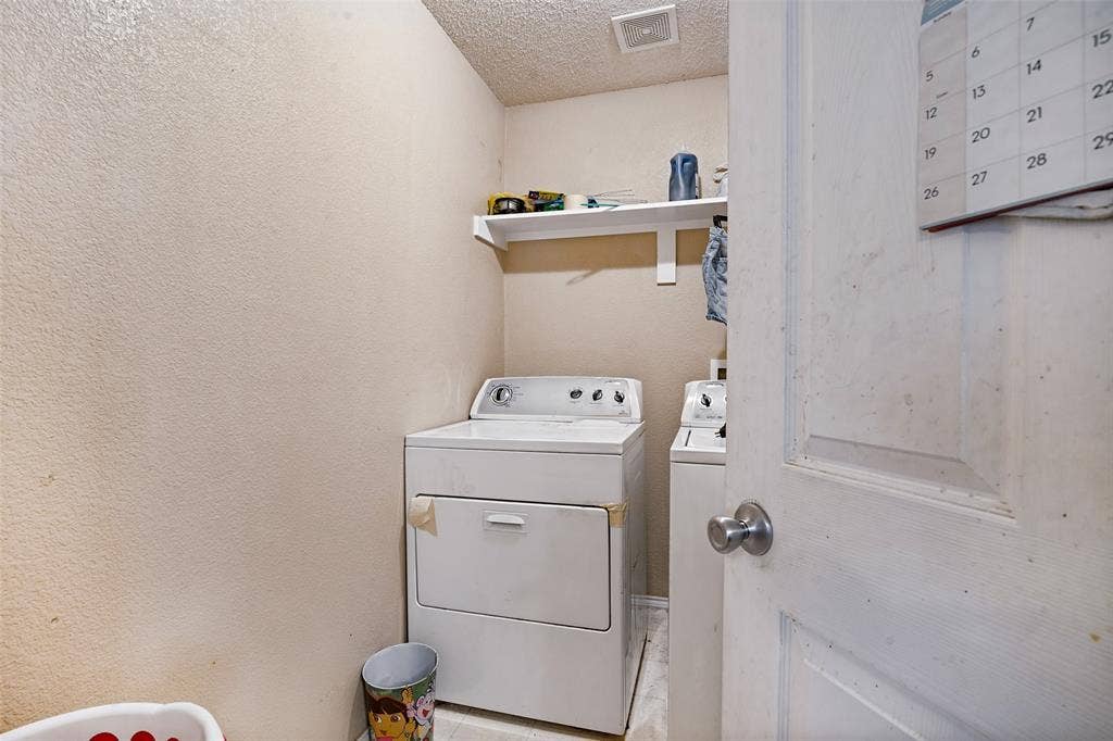 2428 Becard Drive, Mesquite, TX 75181 2428 Becard Drive, Mesquite, TX 75181