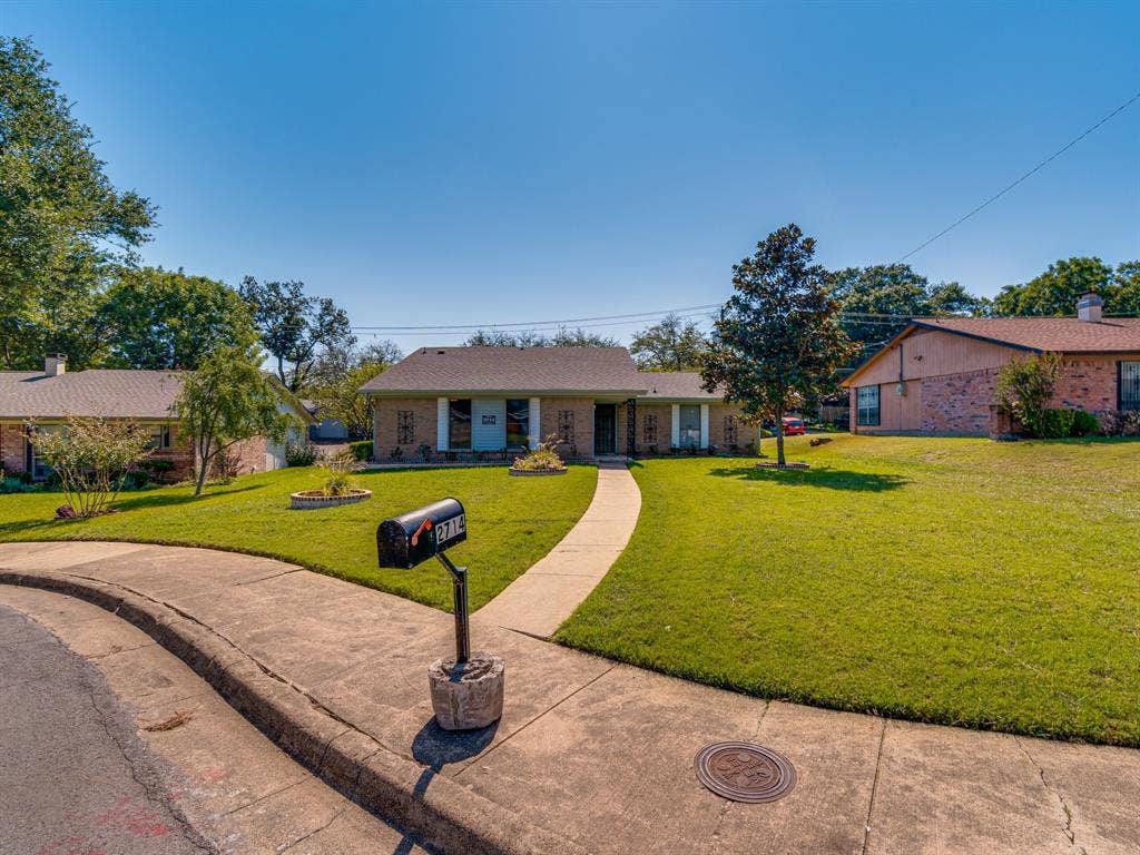 2714 Meadow Bluff Lane, Dallas, TX 75237 2714 Meadow Bluff Lane, Dallas, TX 75237