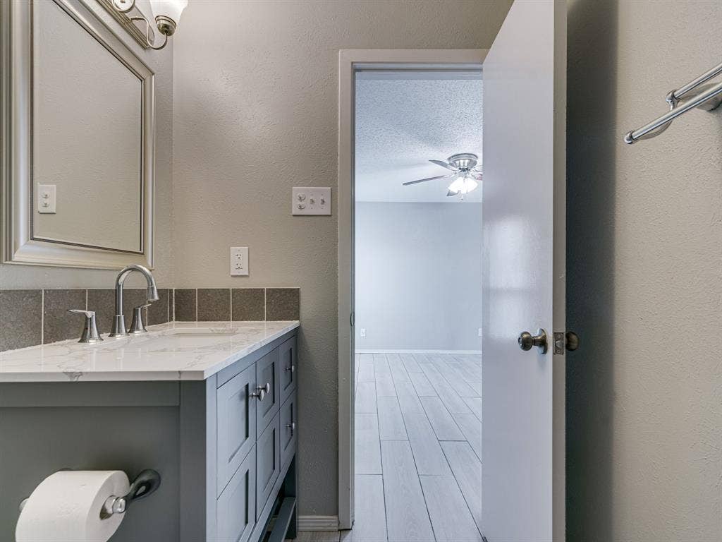 2714 Meadow Bluff Lane, Dallas, TX 75237 2714 Meadow Bluff Lane, Dallas, TX 75237