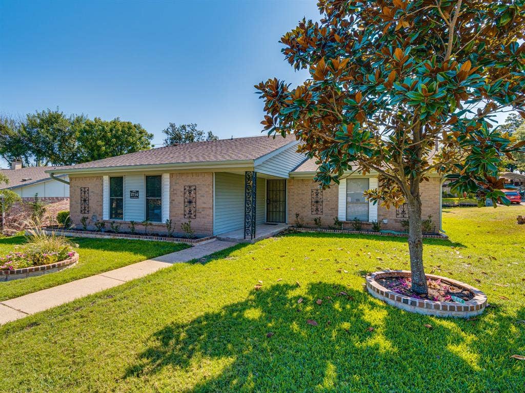2714 Meadow Bluff Lane, Dallas, TX 75237 2714 Meadow Bluff Lane, Dallas, TX 75237