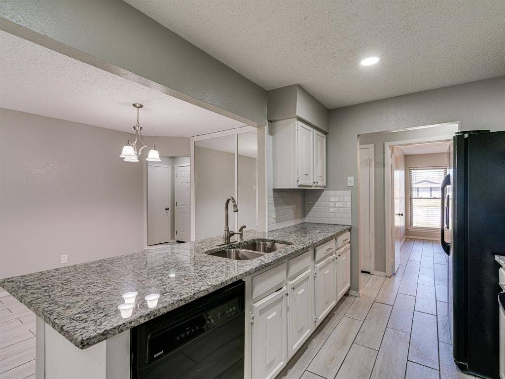 2714 Meadow Bluff Lane, Dallas, TX 75237 2714 Meadow Bluff Lane, Dallas, TX 75237