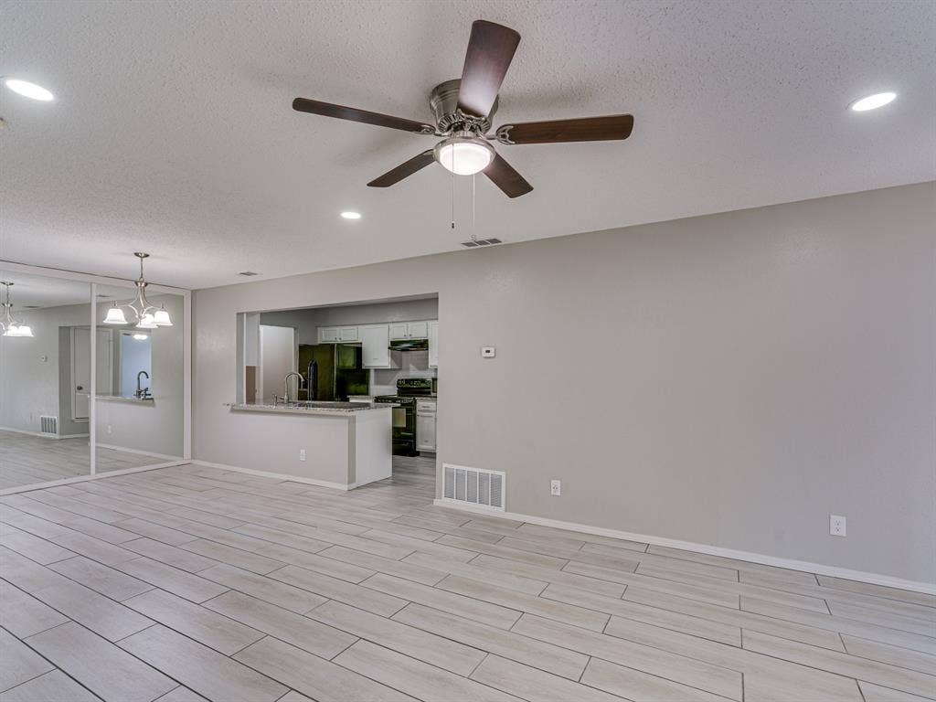 2714 Meadow Bluff Lane, Dallas, TX 75237 2714 Meadow Bluff Lane, Dallas, TX 75237