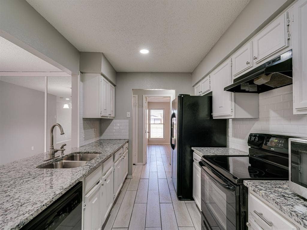 2714 Meadow Bluff Lane, Dallas, TX 75237 2714 Meadow Bluff Lane, Dallas, TX 75237