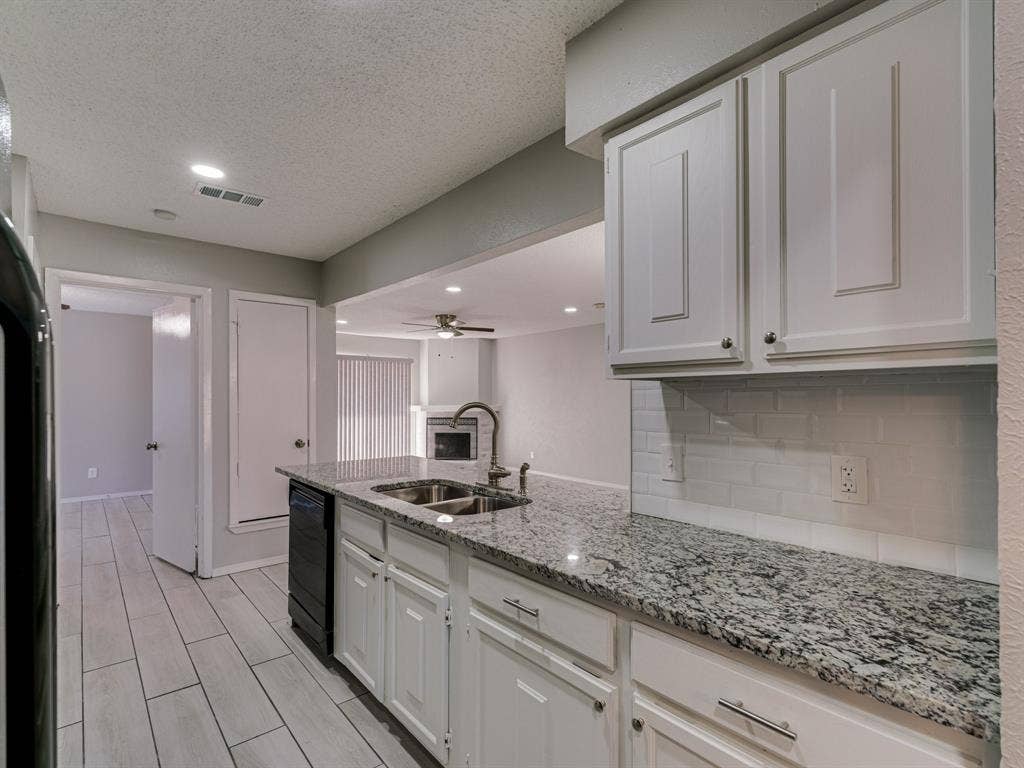 2714 Meadow Bluff Lane, Dallas, TX 75237 2714 Meadow Bluff Lane, Dallas, TX 75237