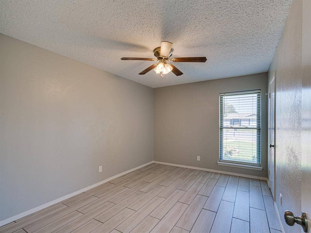 2714 Meadow Bluff Lane, Dallas, TX 75237 2714 Meadow Bluff Lane, Dallas, TX 75237