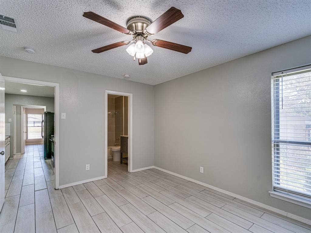 2714 Meadow Bluff Lane, Dallas, TX 75237 2714 Meadow Bluff Lane, Dallas, TX 75237