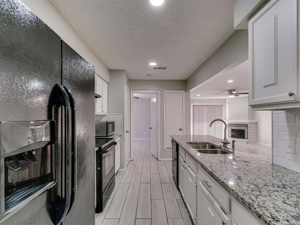 2714 Meadow Bluff Lane, Dallas, TX 75237 2714 Meadow Bluff Lane, Dallas, TX 75237
